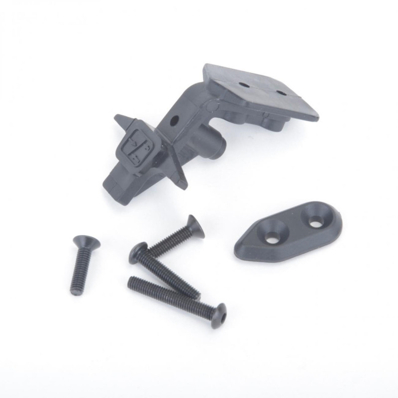 U7429 - Front Wing Mount Mouldings - CAT L1